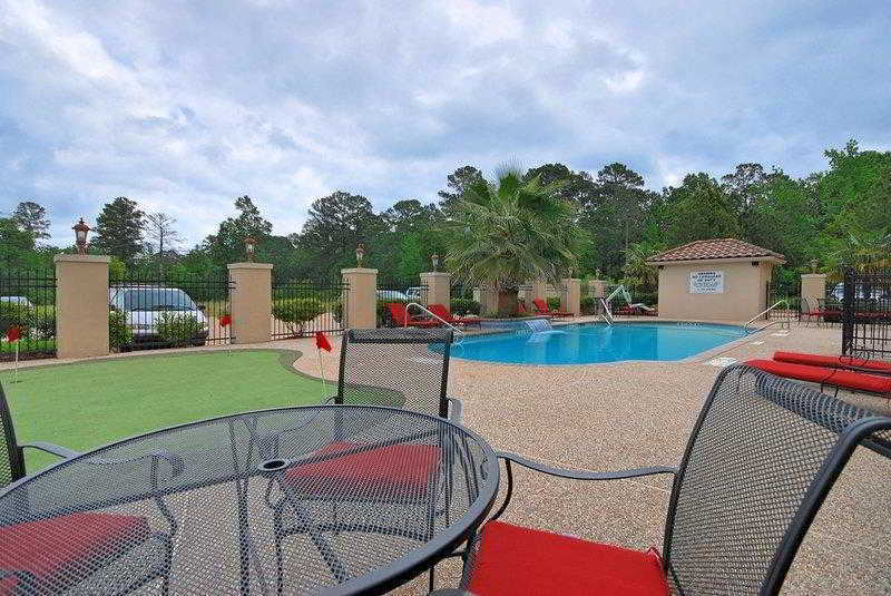 Hotel Western Crown Colony & 3*