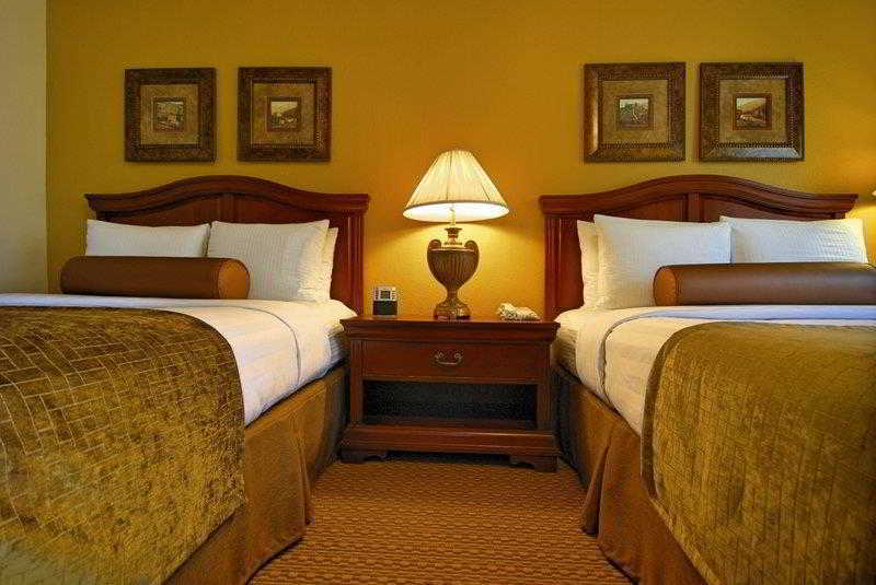 Western Crown Colony & 3* Lufkin