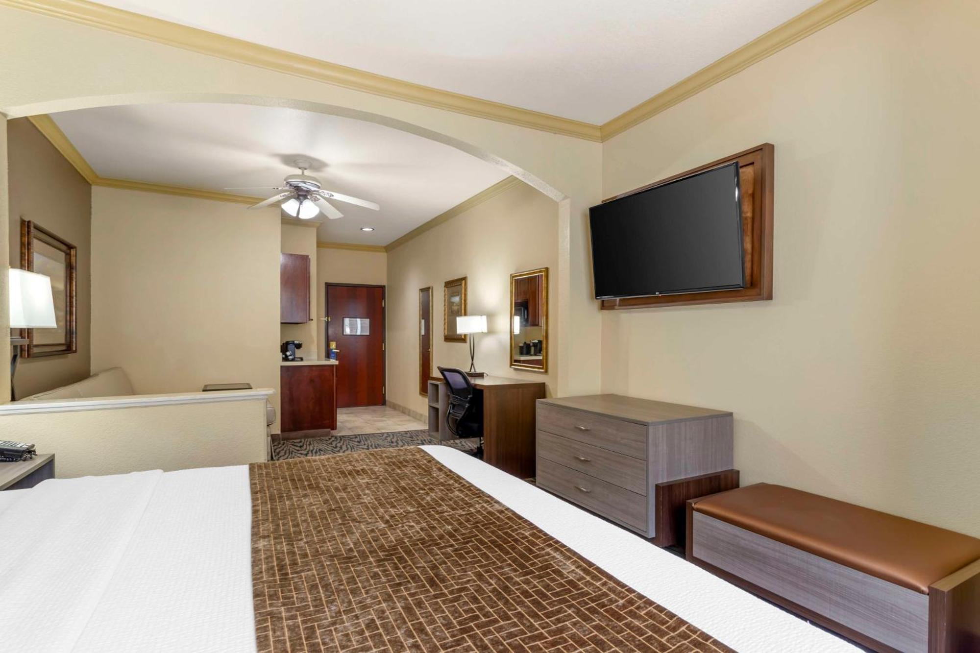 Hotel Western Crown Colony & Lufkin