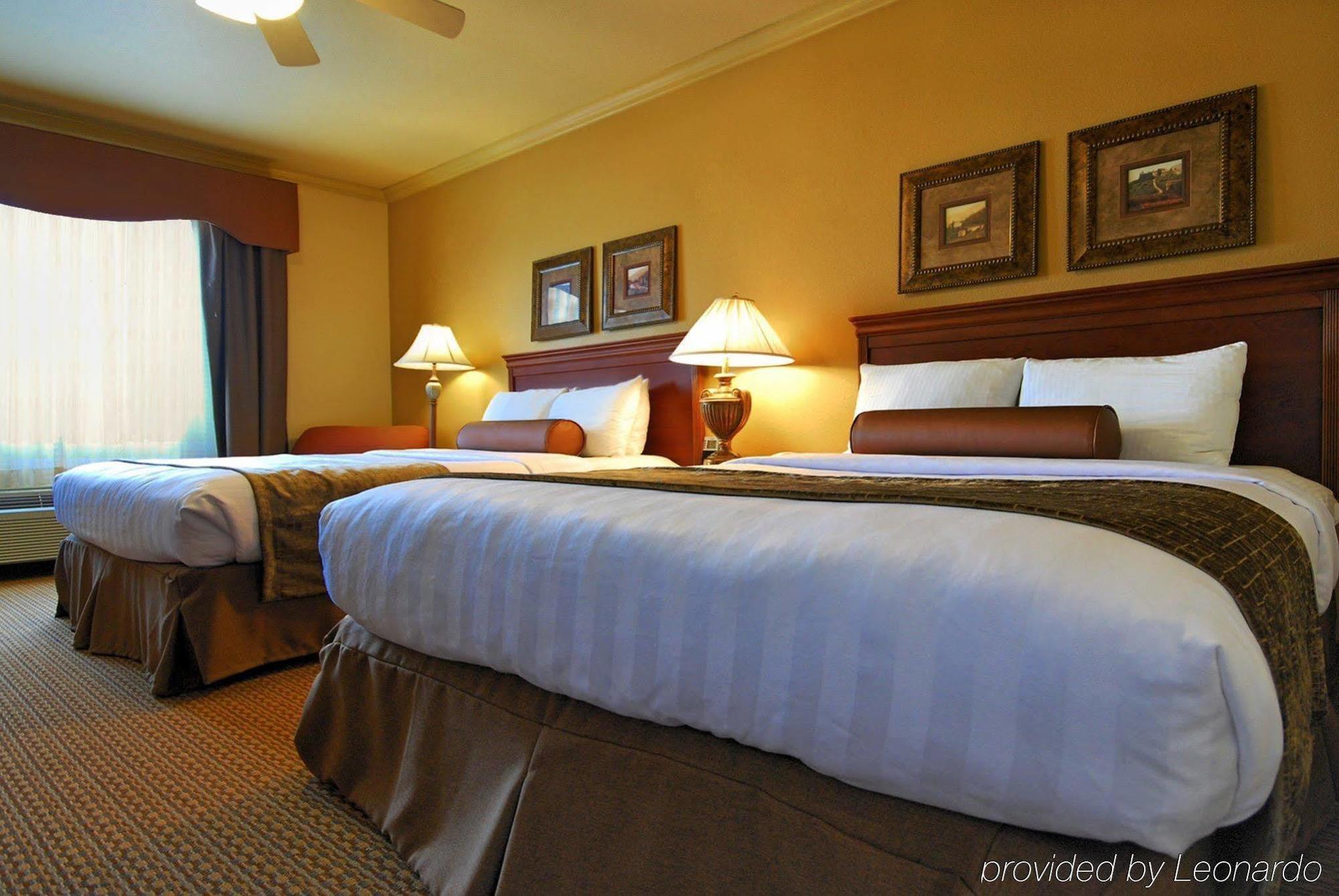 Western Crown Colony & Hotel Lufkin